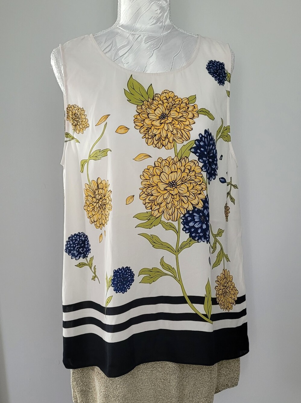Sleeveless Floral Print Blouse in White with Yellow & Navy Accents